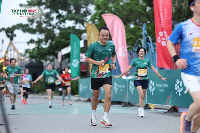 Hình ảnh Xuân Trường trong luyện tập thể thao, thể hiện tinh thần bền bỉ, kỷ luật và khả năng chịu áp lực dài hạn.