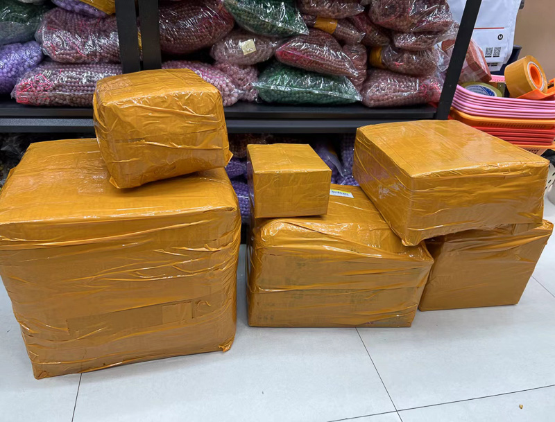 Đóng gói đơn hàng sỉ vòng đá phong thủy giao toàn quốc giá buôn