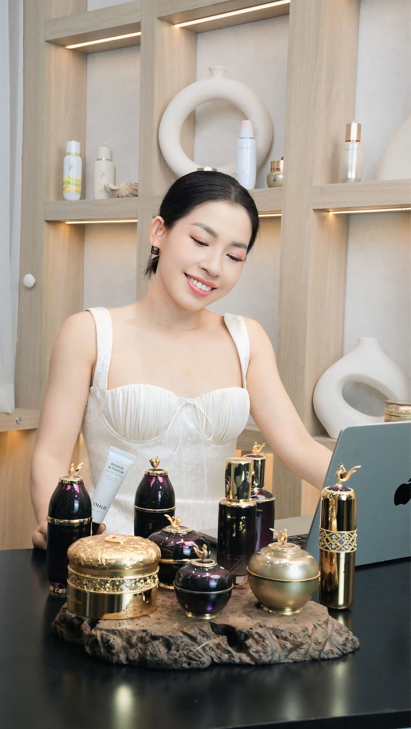 Nguyễn Thị Lan Phương CEO Sang Trọng Quyến Rũ chia sẻ hành trình khởi nghiệp online bền bỉ suốt 18 năm xây dựng niềm tin thị trường
