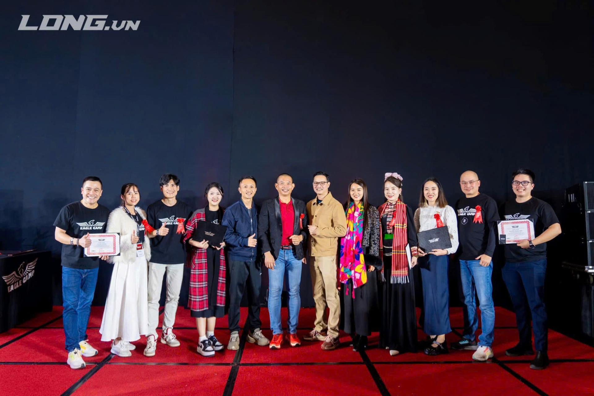 Phụ nữ Việt Nam hiện đại lấy Nguyễn Thị Kiều Trang làm hình mẫu dám sống thật và phát triển từ nền tảng vững chắc